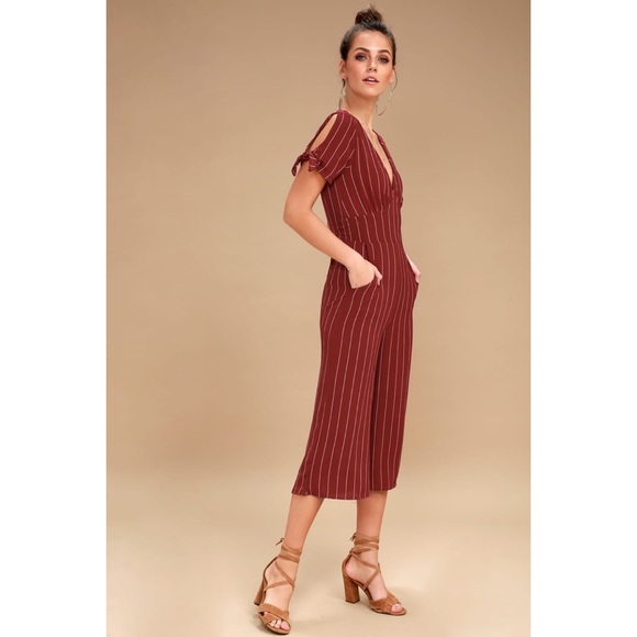 SOLD NWT Lulu’s Red Striped Culotte Jumpsuit - Picture 2 of 11